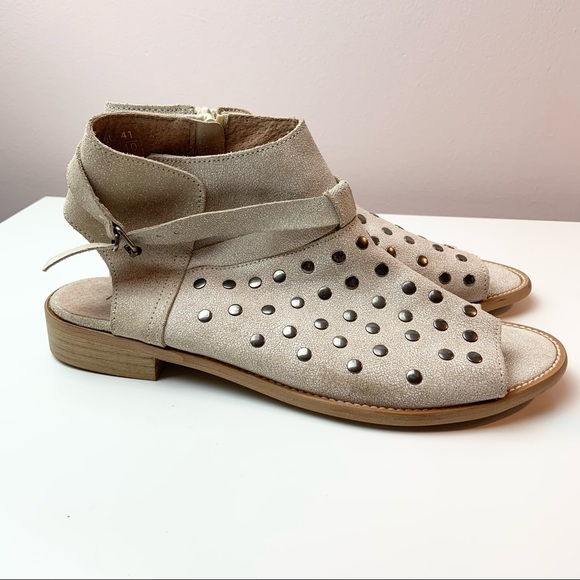 Musse & Cloud Open Toe Studded Zipper Sandals - Picture 1 of 6